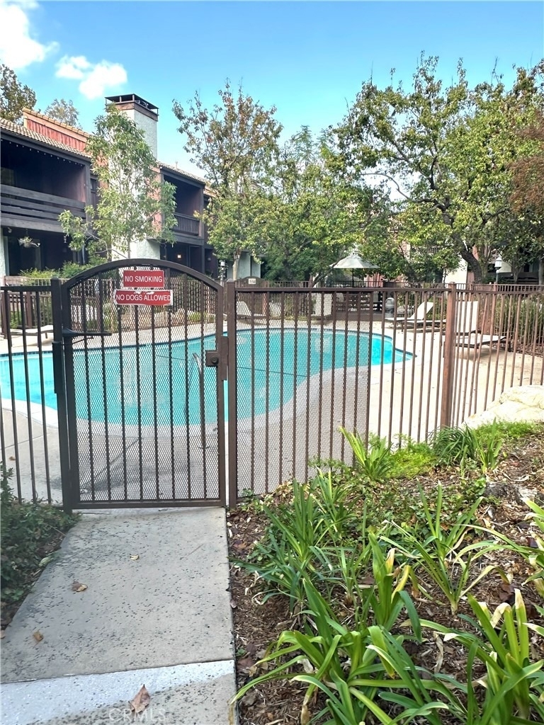 21931 Burbank - Photo 32