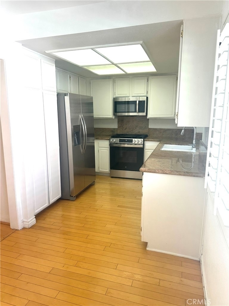 21931 Burbank - Photo 5
