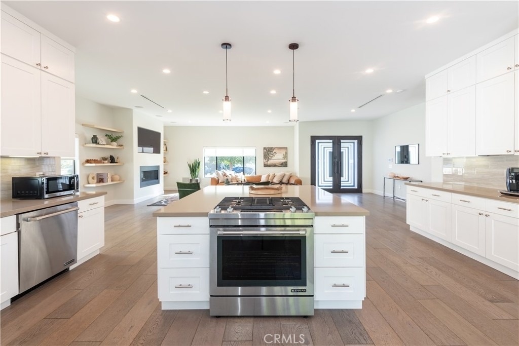 13957 Hesby Street - Photo 8