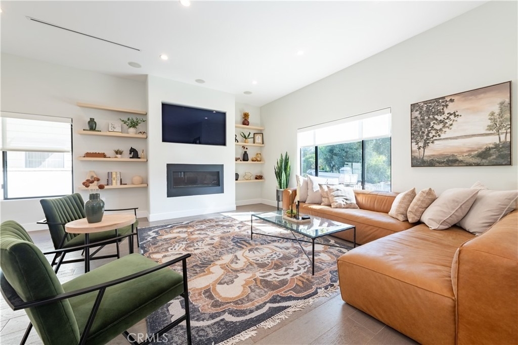 13957 Hesby Street - Photo 4