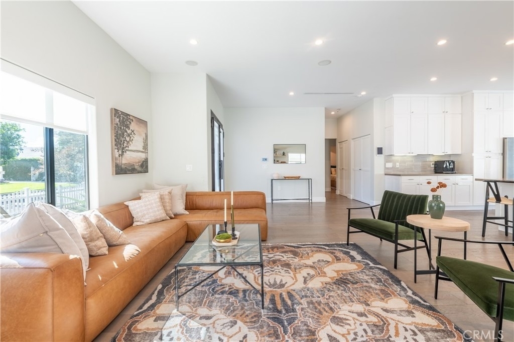 13957 Hesby Street - Photo 6