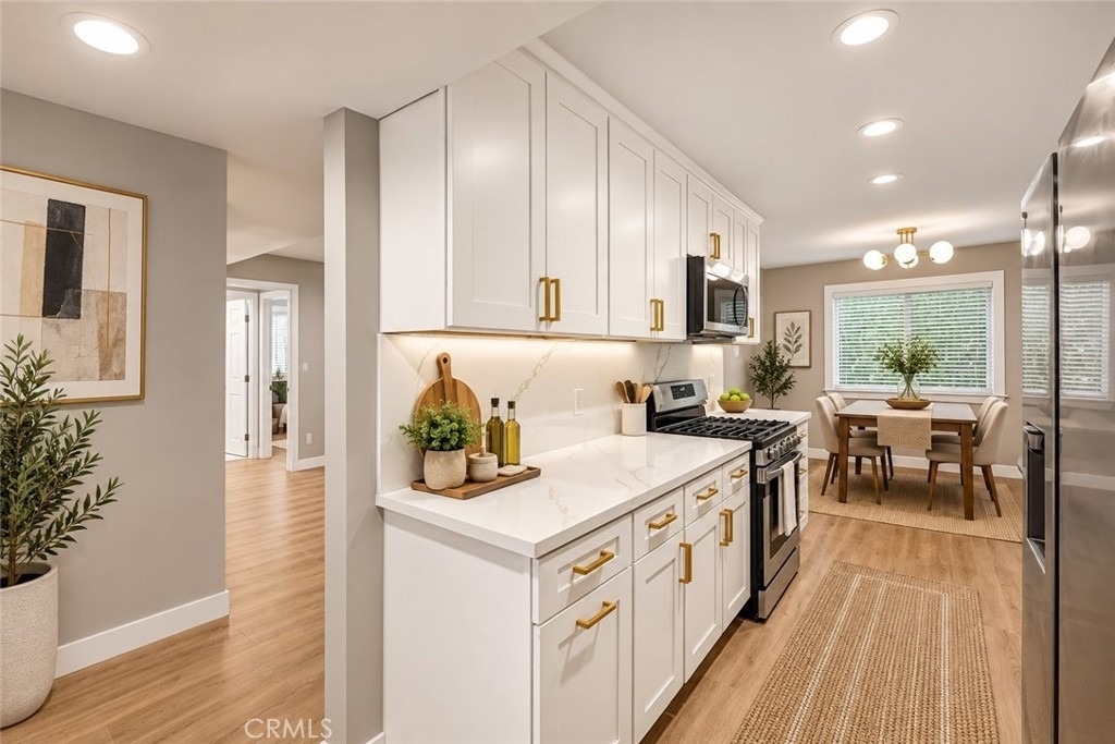 637 N West Knoll - Photo 4
