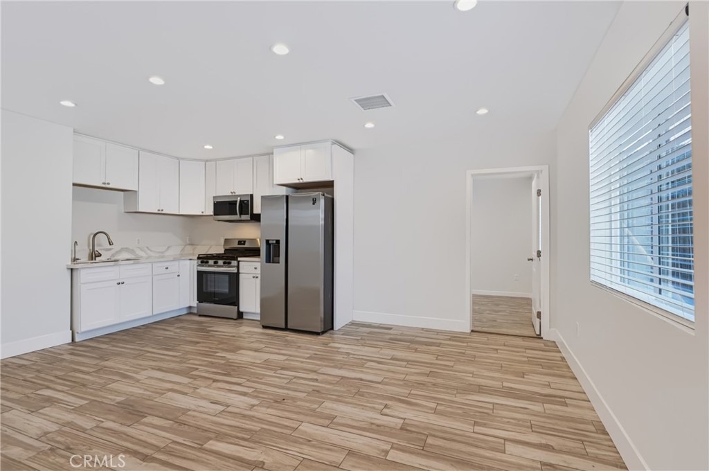6512 Gloria Avenue - Photo 4