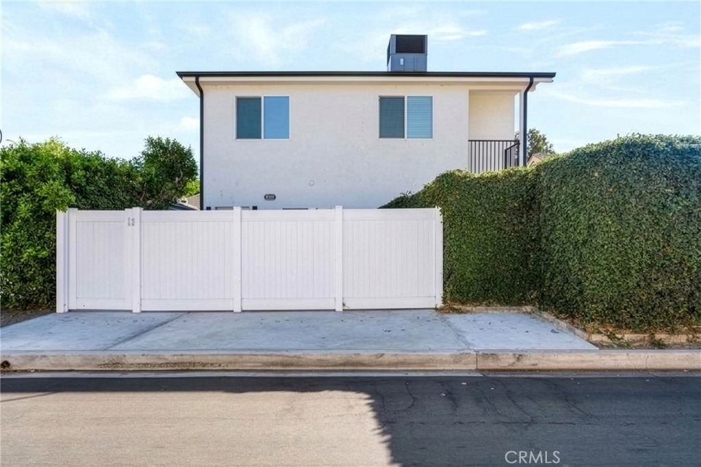 6512 Gloria Avenue - Photo 0