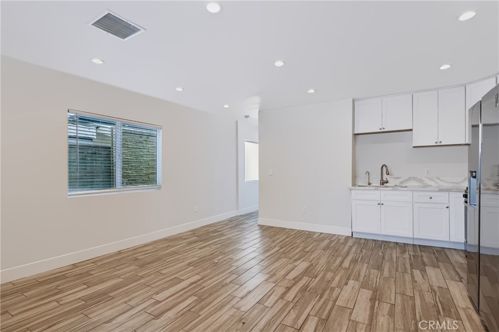 6512 Gloria Avenue - Photo 10