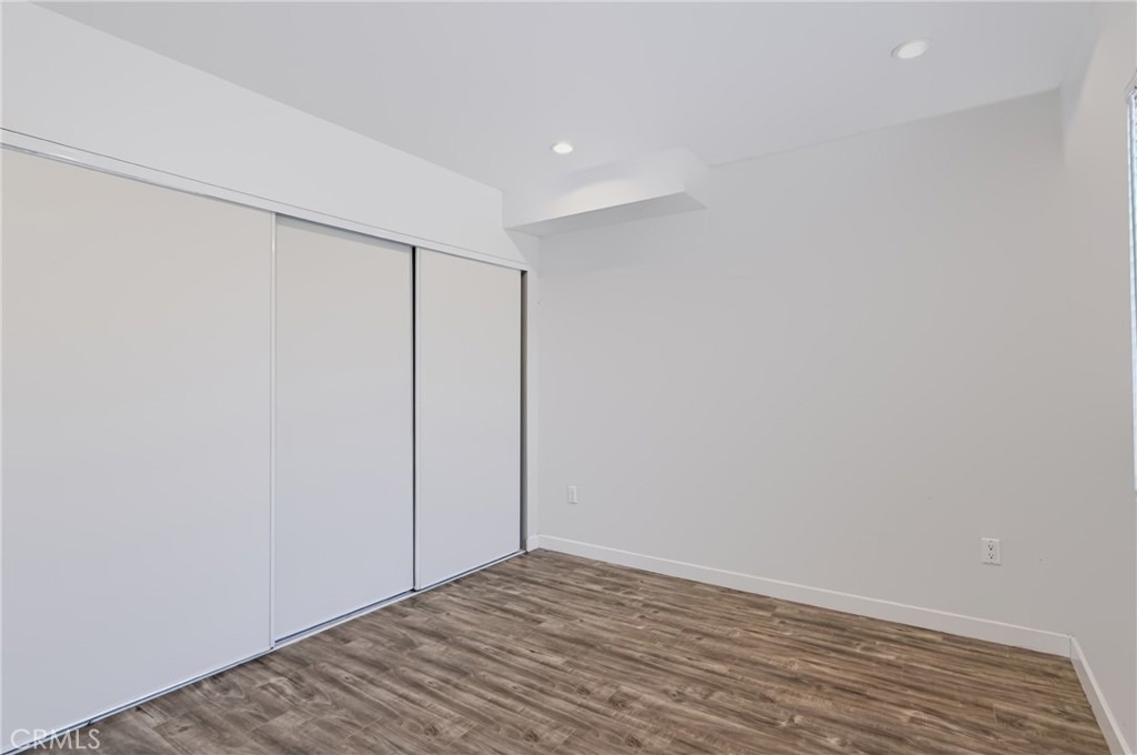 6512 Gloria Avenue - Photo 9