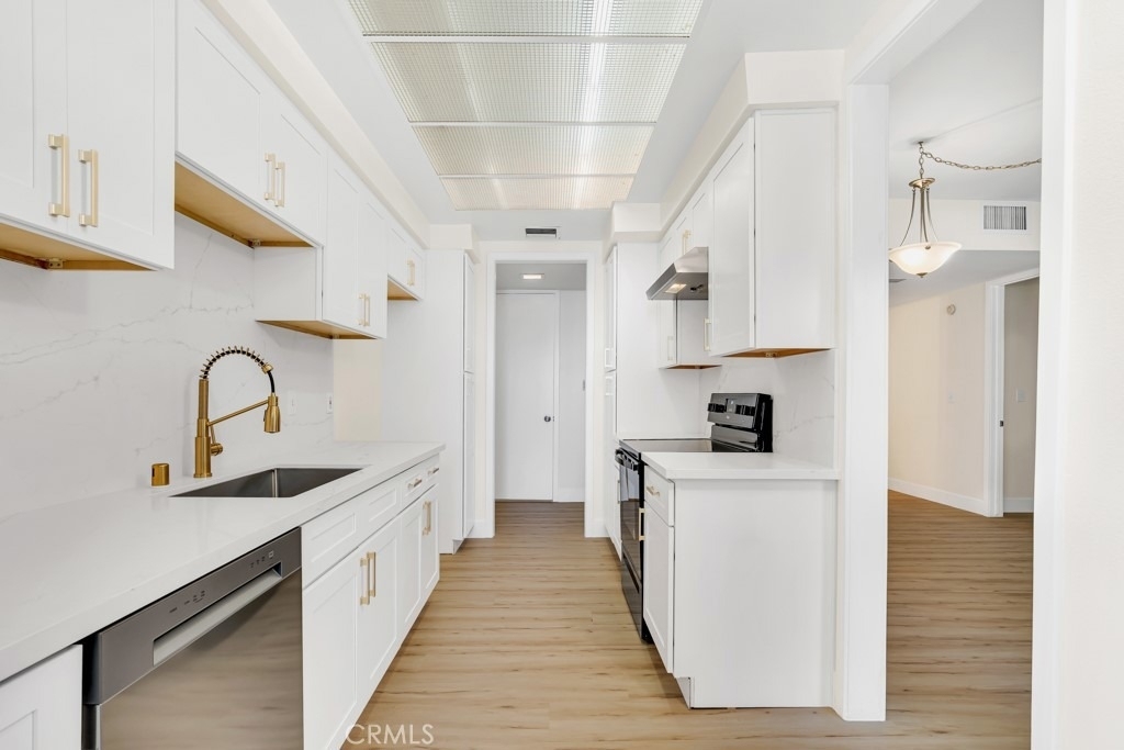 14530 Benefit Street - Photo 15