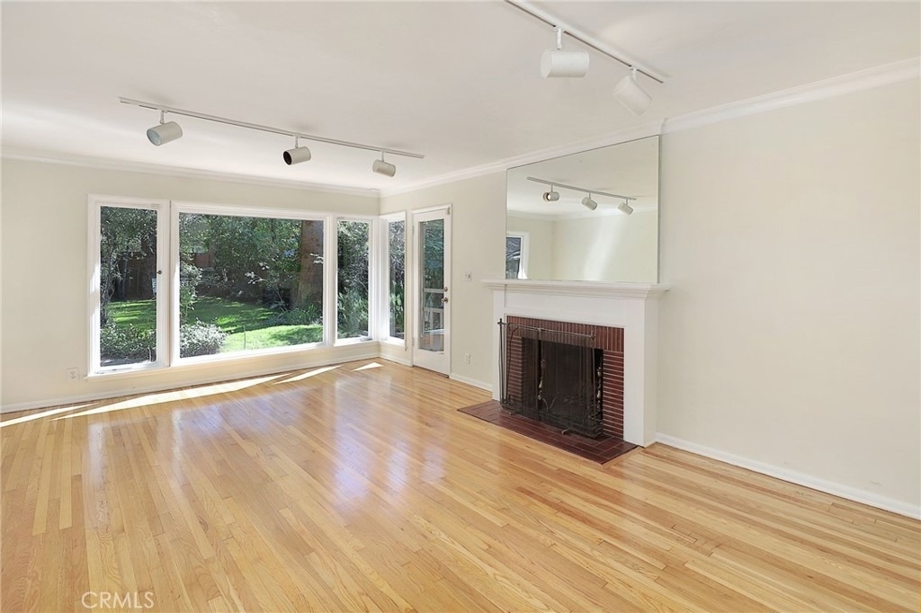 3914 Vantage Avenue - Photo 4