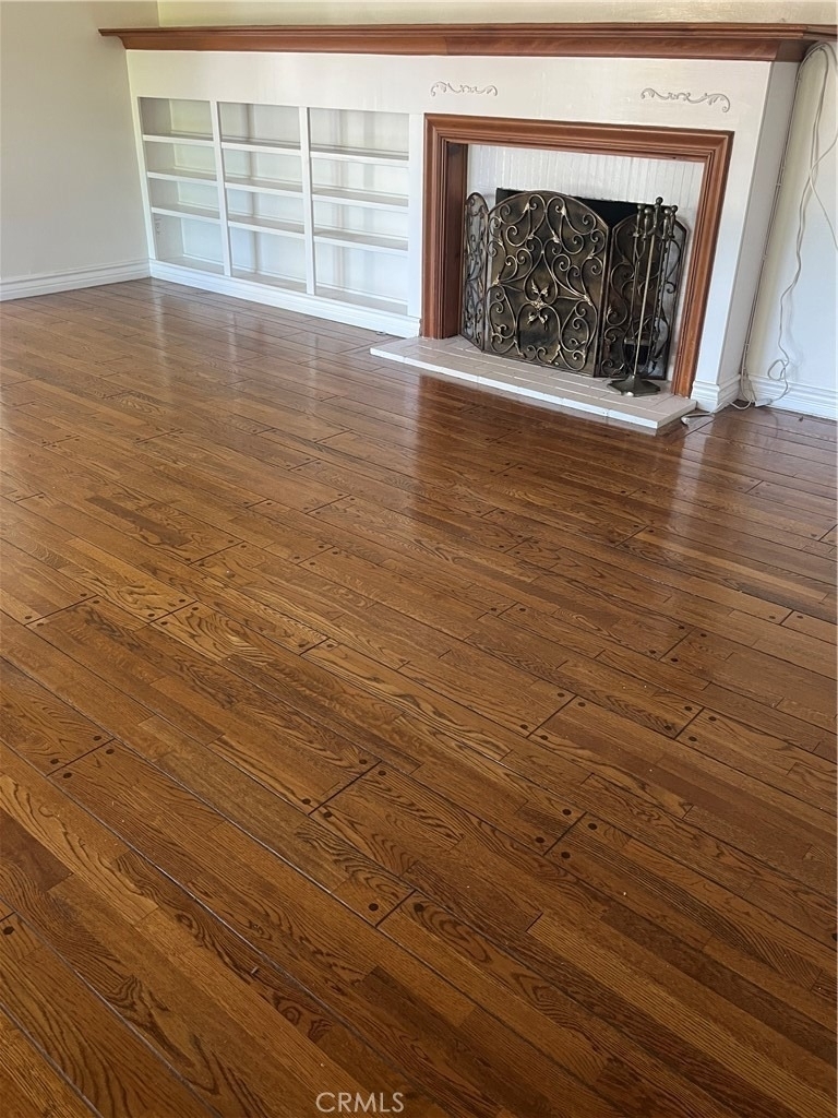 22615 Collins Street - Photo 8