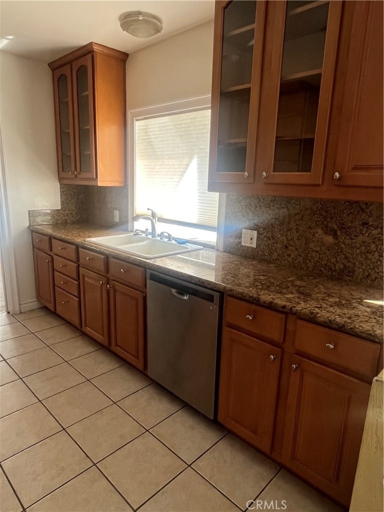 22615 Collins Street - Photo 5