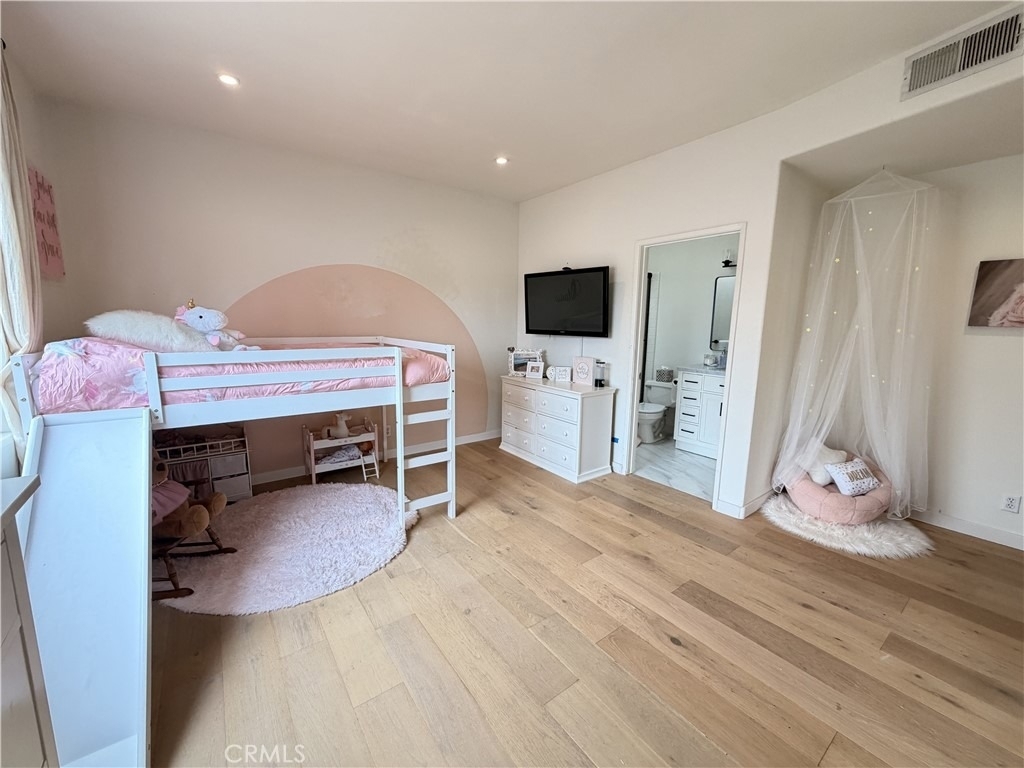 4970 Kester Avenue - Photo 11