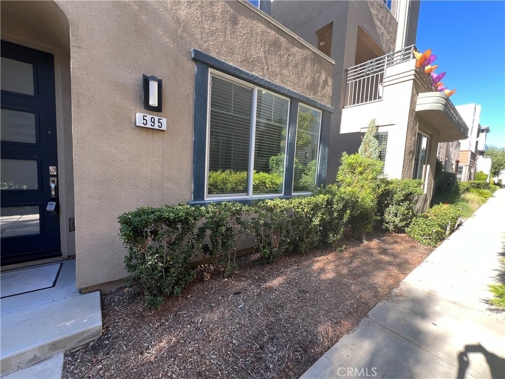 595 Cultivate - Photo 0