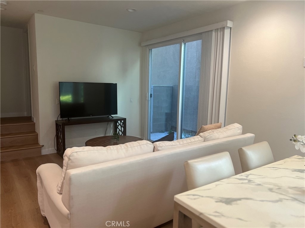 595 Cultivate - Photo 3