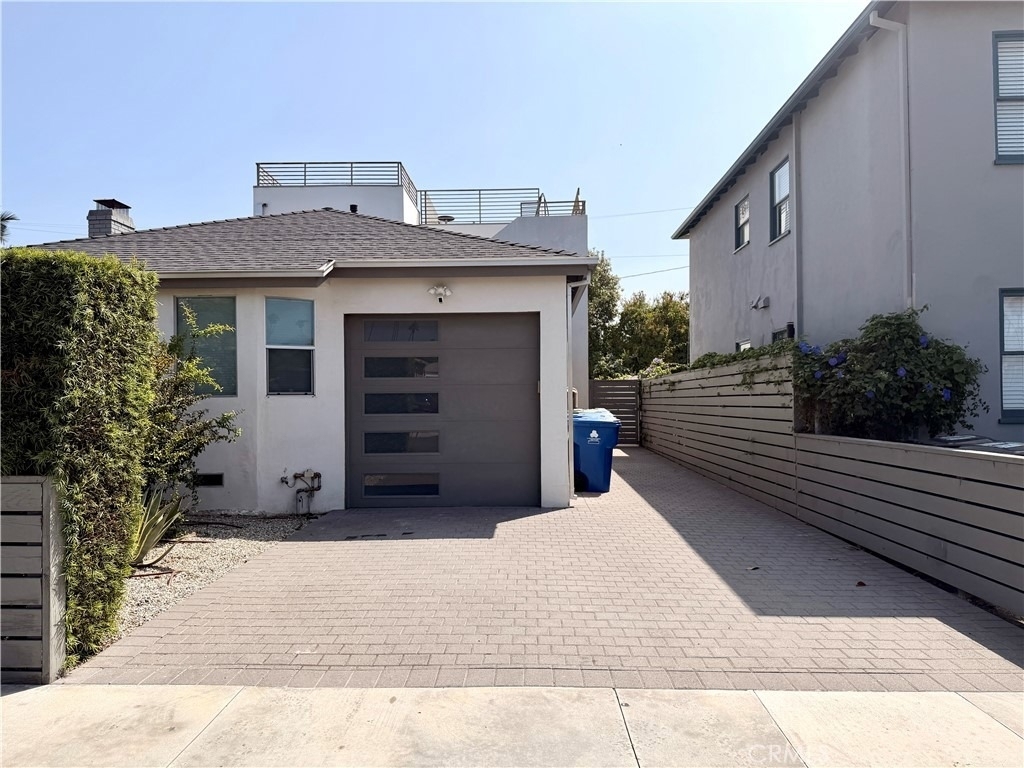 1042 Garfield Avenue - Photo 2
