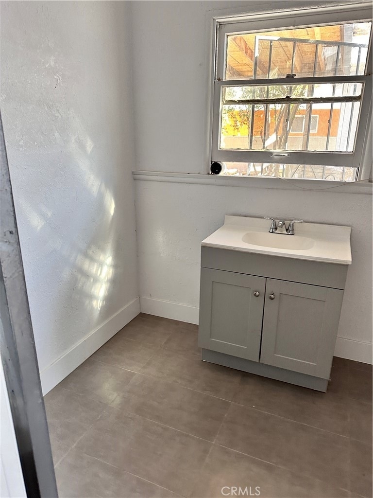 208 E Cornell - Photo 10