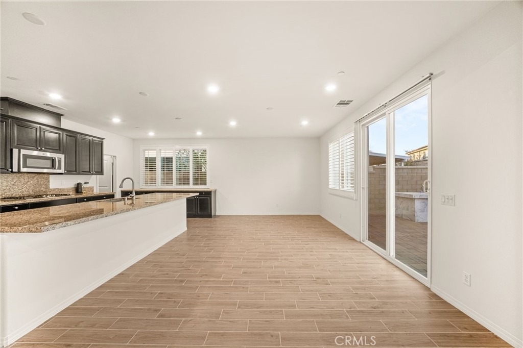 6898 Cache Way - Photo 6