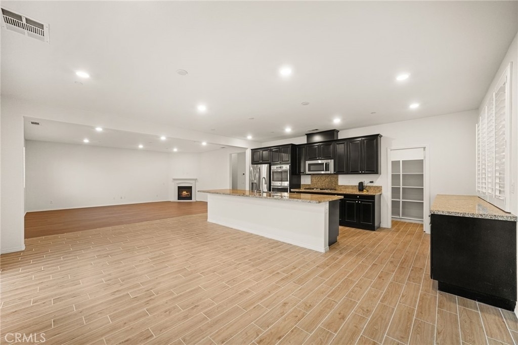 6898 Cache Way - Photo 5