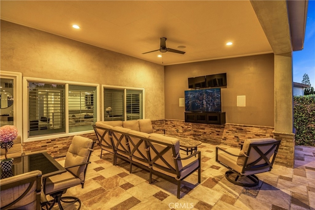 1320 N Van Gogh - Photo 5