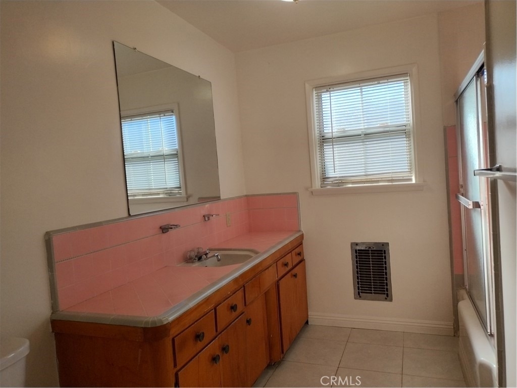 9721 Emperor Avenue - Photo 3