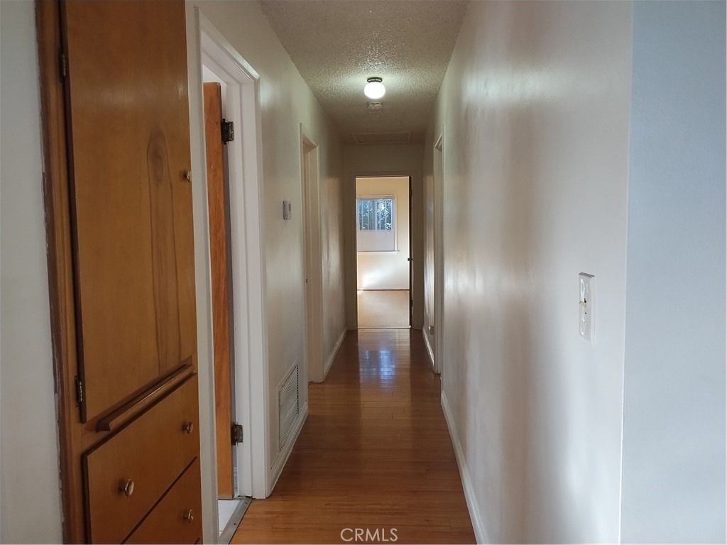 9721 Emperor Avenue - Photo 8