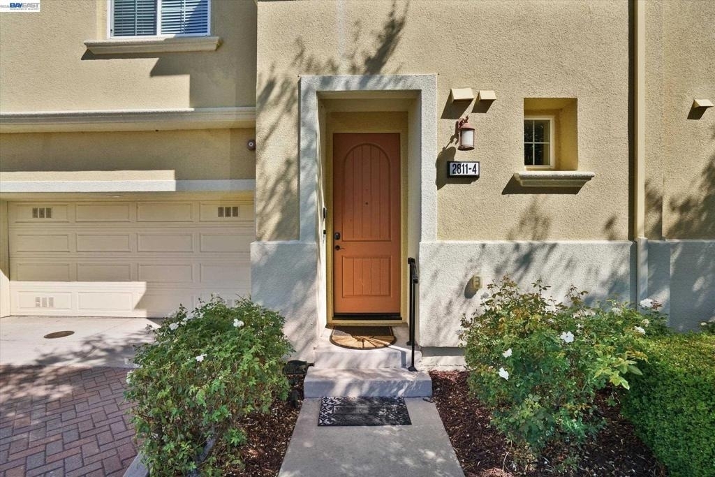 2811 Quarryhill Ave - Photo 1