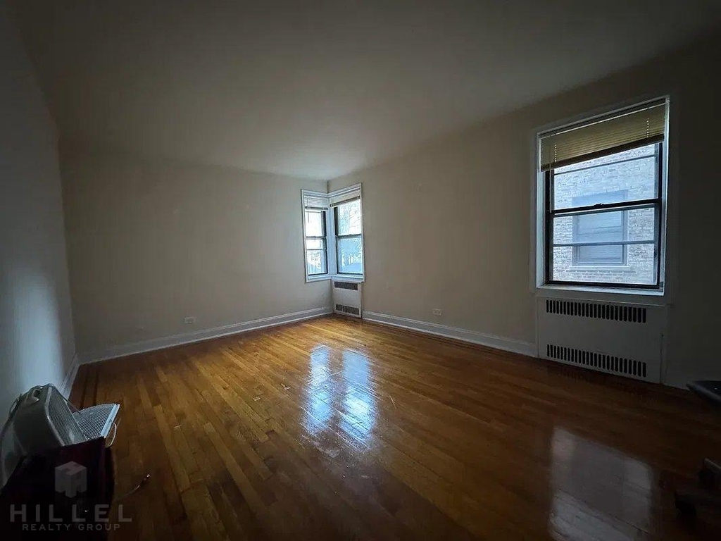 Skillman Ave. - Photo 1