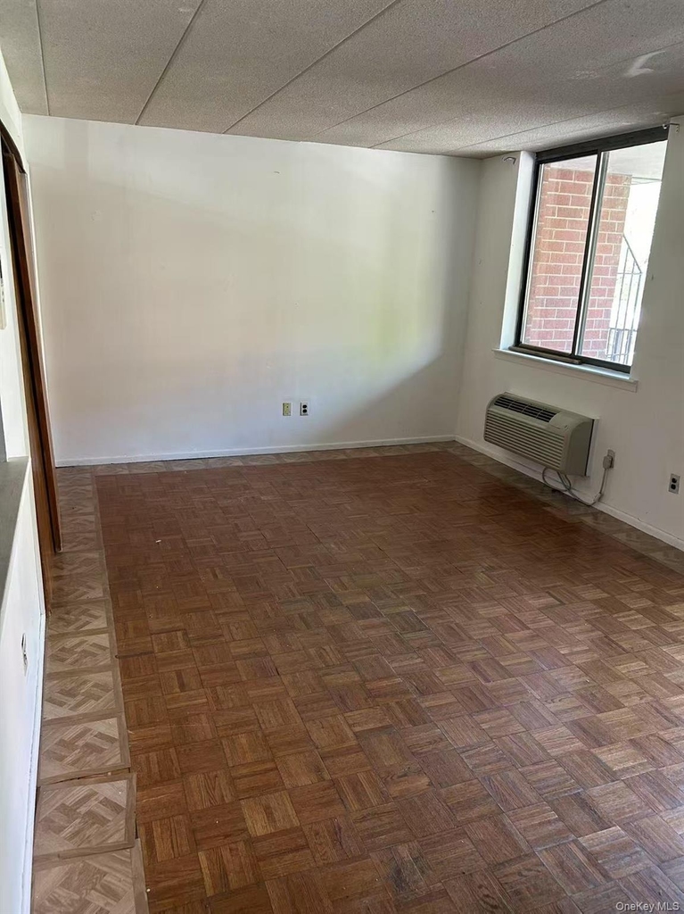 139-76 35th Avenue - Photo 3