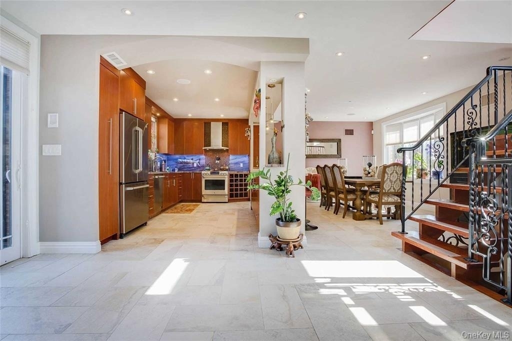 712 126th Street - Photo 4