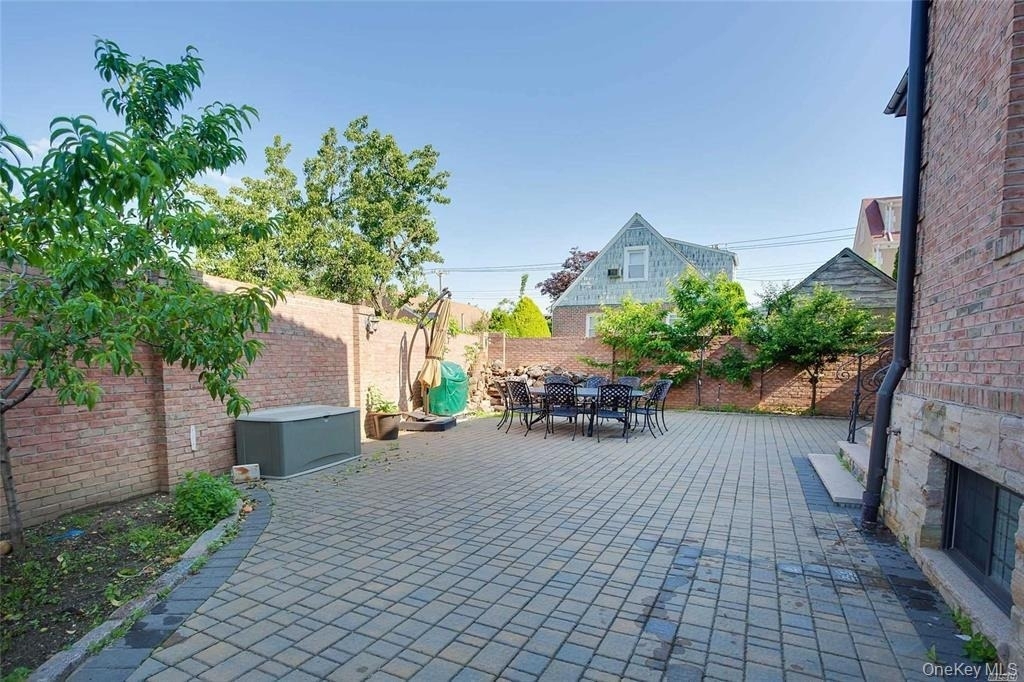 712 126th Street - Photo 18