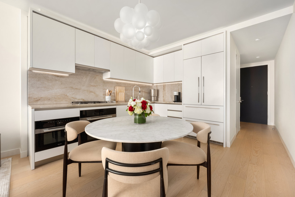 450 Washington Street - Photo 2