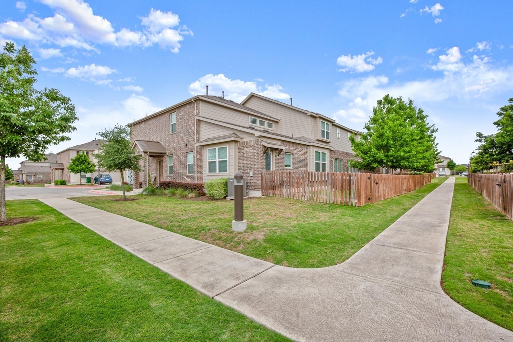 602 Caterpillar St - Photo 24