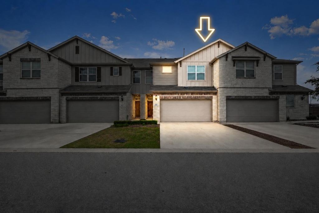 602 Caterpillar St - Photo 1