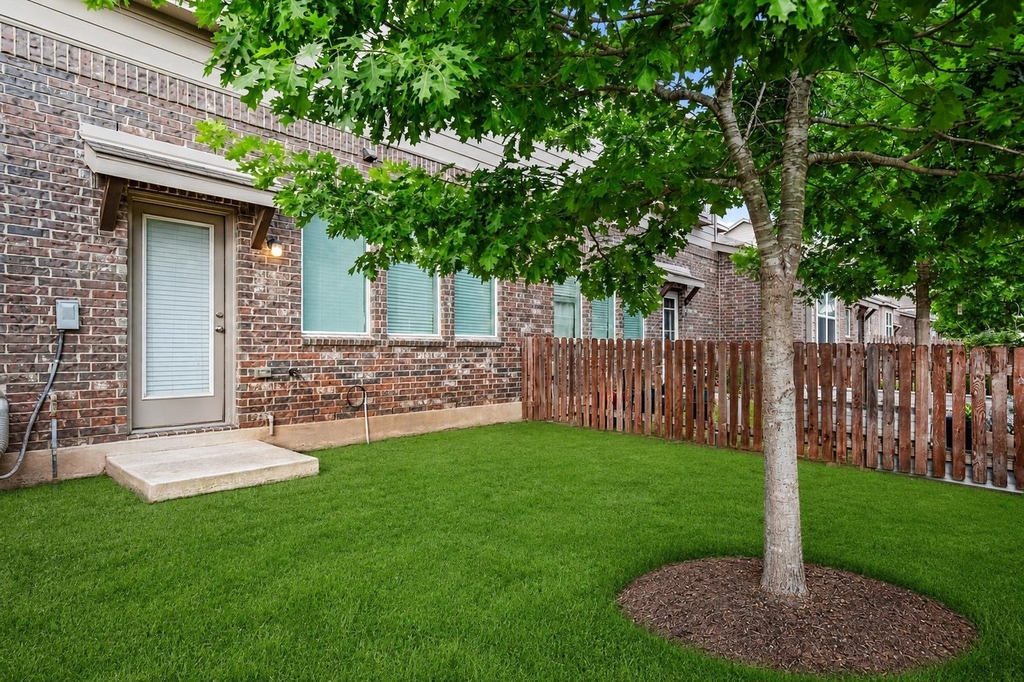 602 Caterpillar St - Photo 23