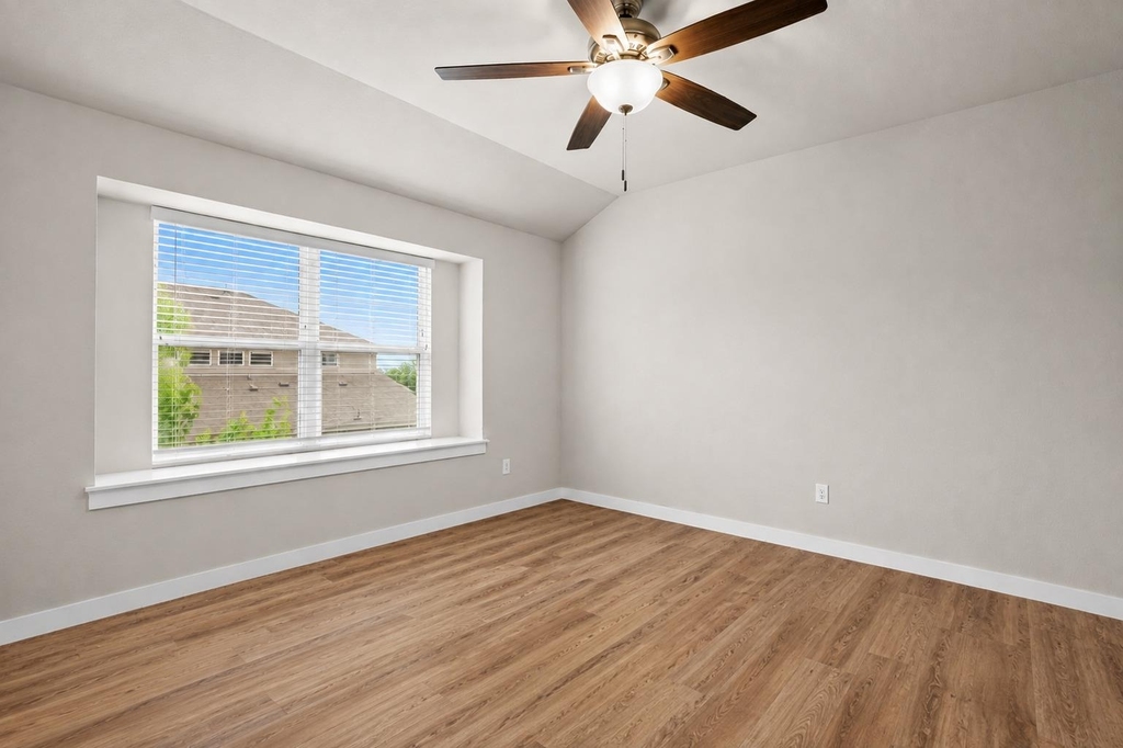 602 Caterpillar St - Photo 14