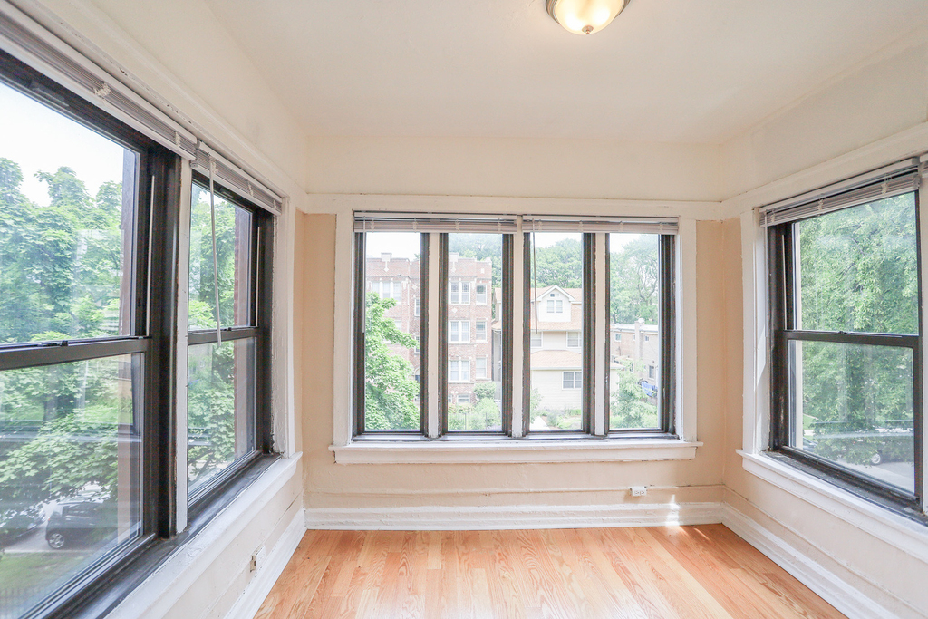 7455 N Greenview Avenue - Photo 1