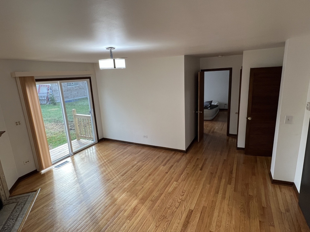 905 Grey Avenue - Photo 2