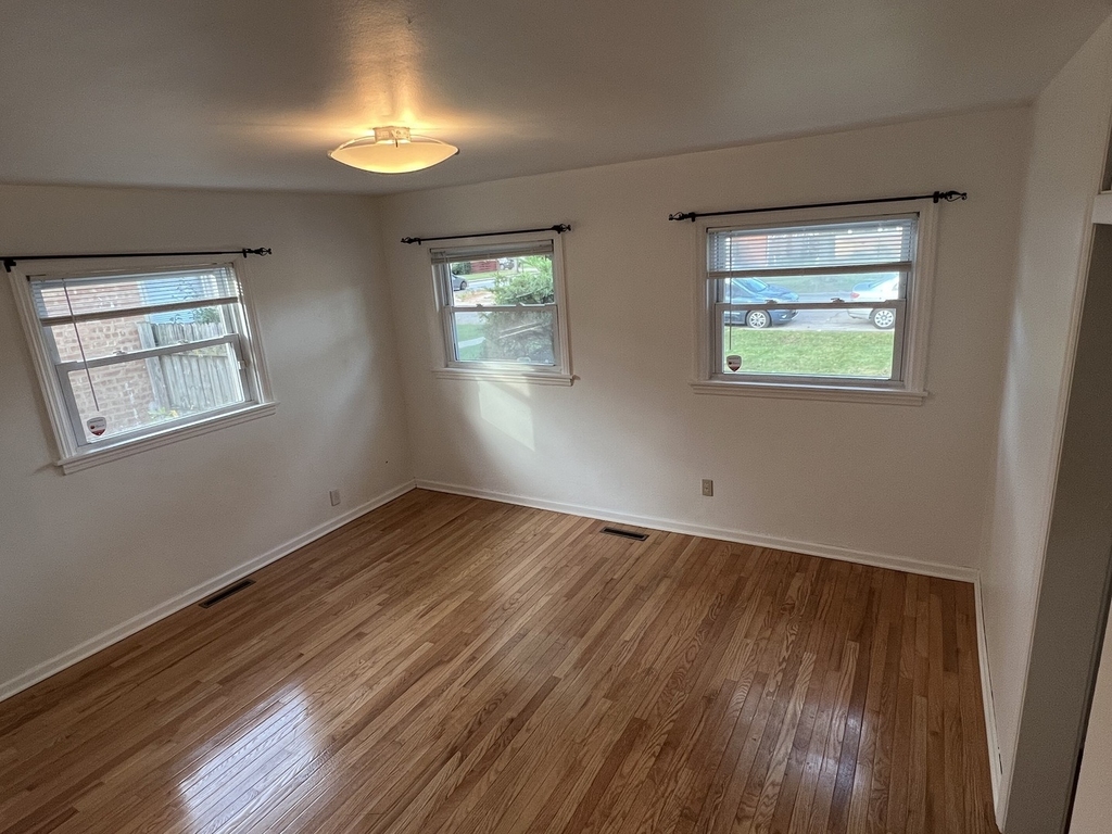 905 Grey Avenue - Photo 5