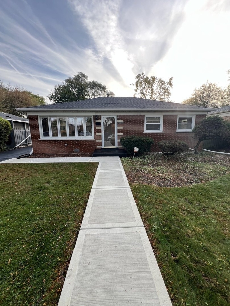 905 Grey Avenue - Photo 0
