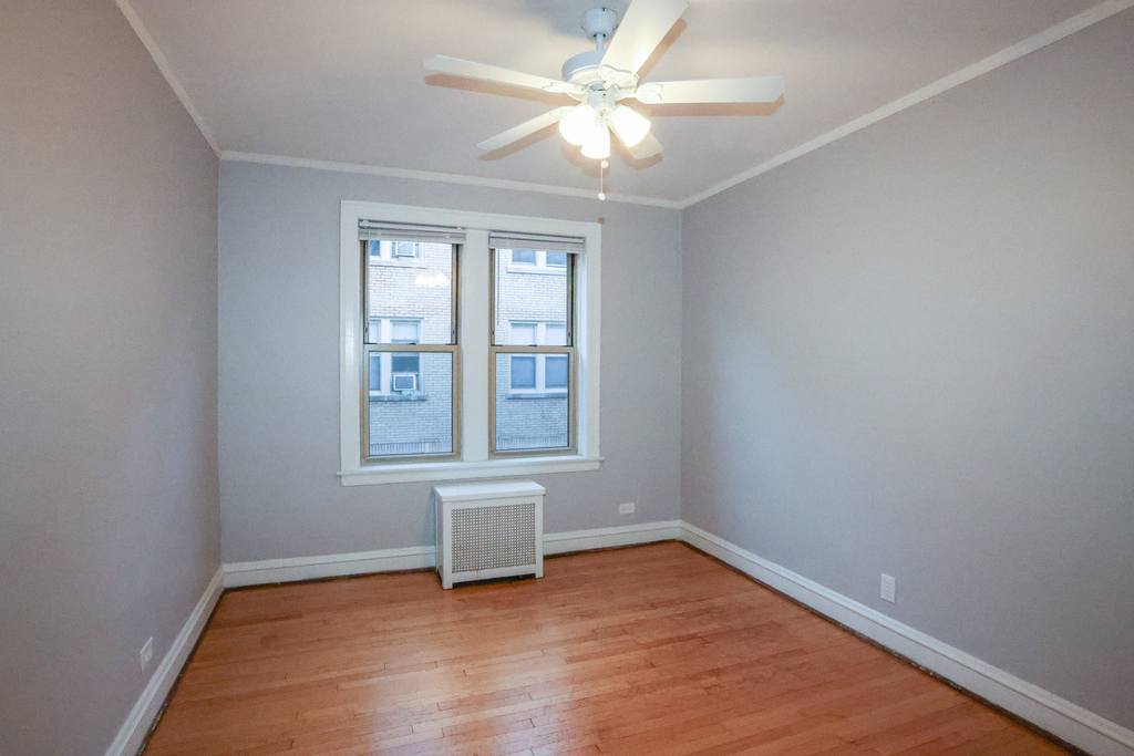 7443 N Claremont Avenue - Photo 8
