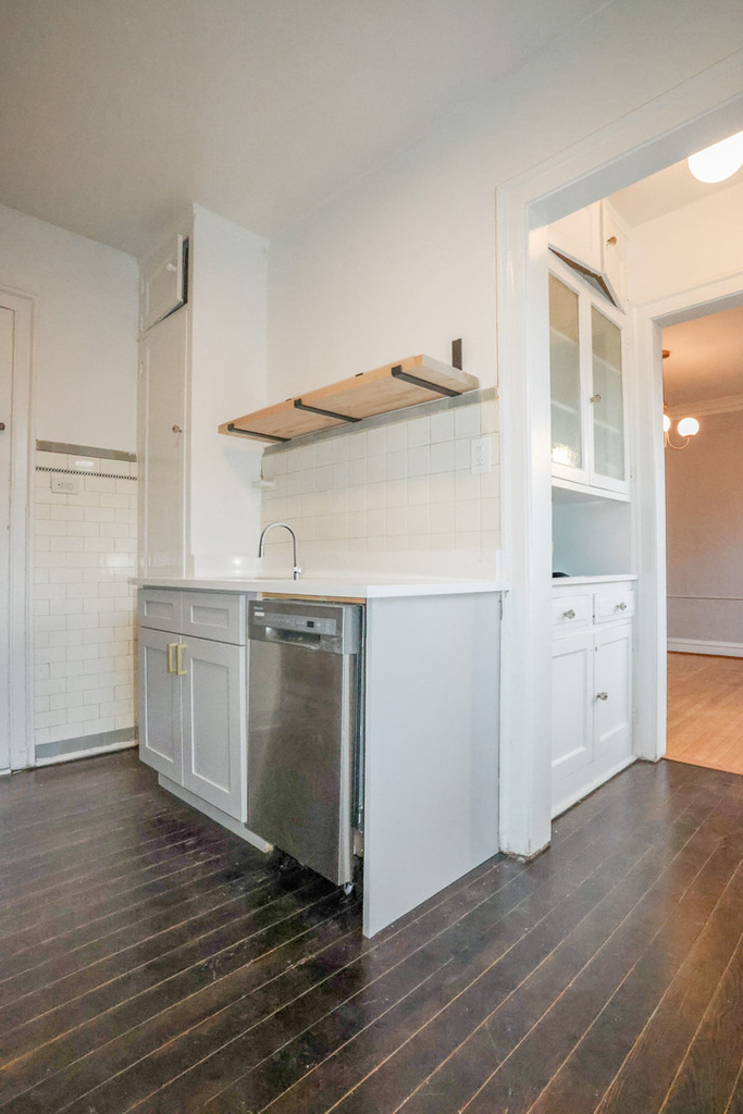 7443 N Claremont Avenue - Photo 2