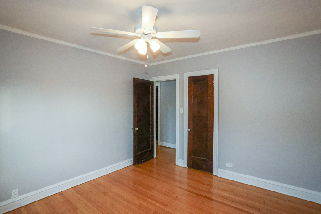 7443 N Claremont Avenue - Photo 9