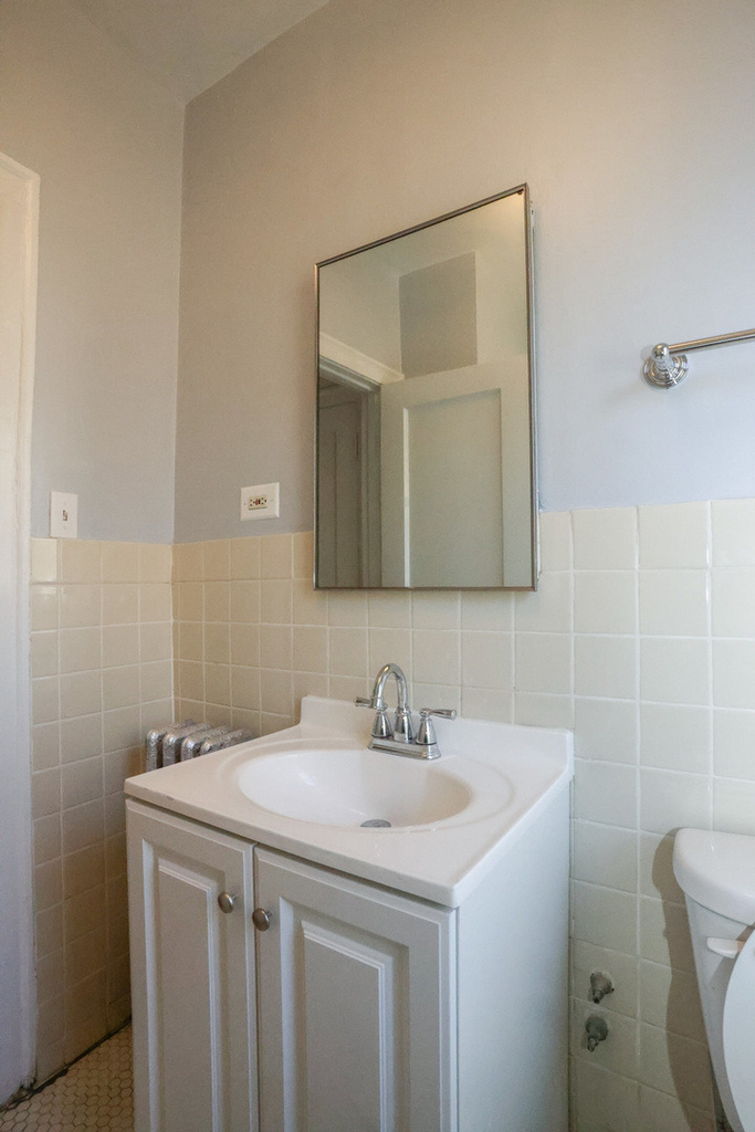 1633 W Lunt Avenue - Photo 9