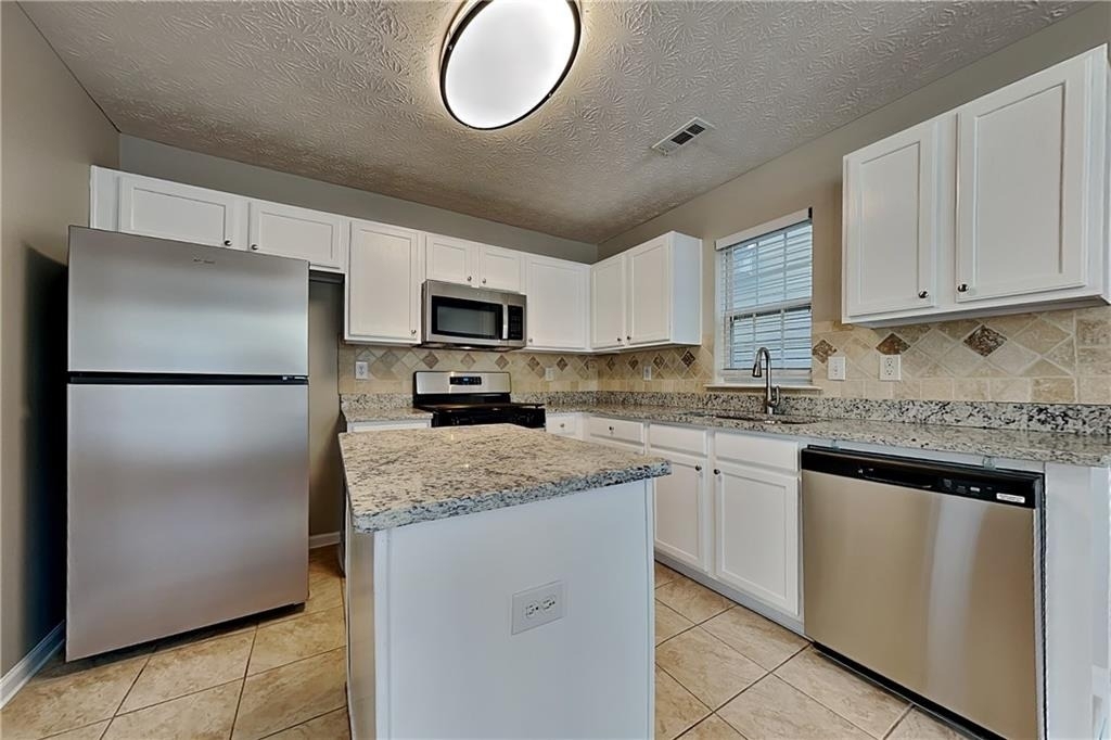 13 Arrowhead Drive - Photo 4