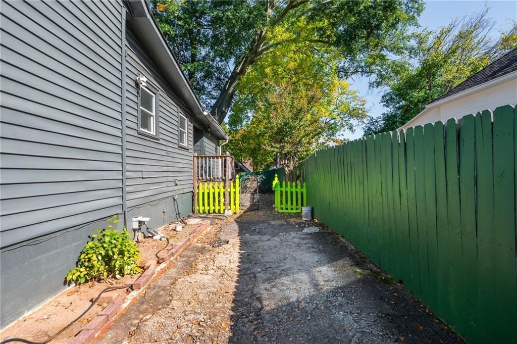 184 Savannah Street Se - Photo 49