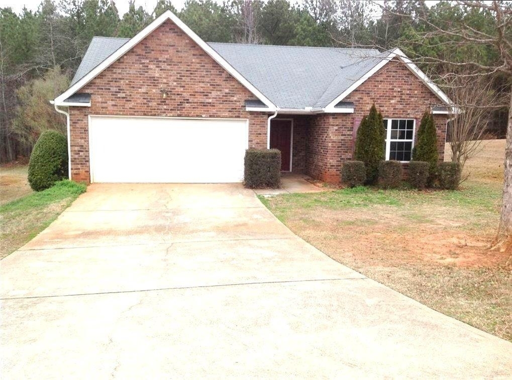 131 Sanders Walk - Photo 0