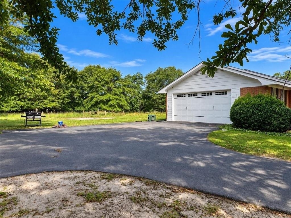 635 Crowe Road - Photo 2