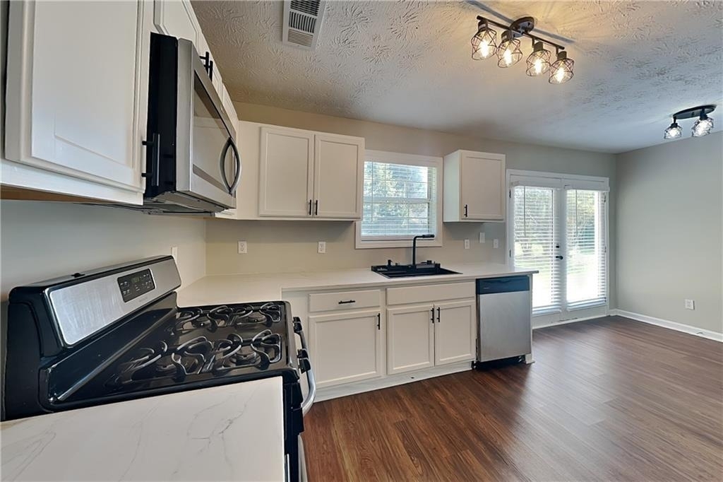 127 Savanna Court - Photo 3