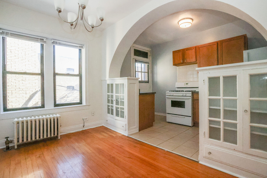 1627 W Lunt Avenue - Photo 1