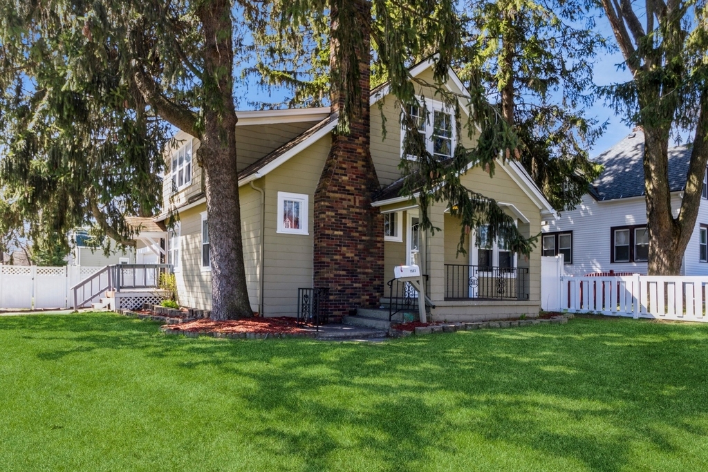1503 Carmel Boulevard - Photo 2