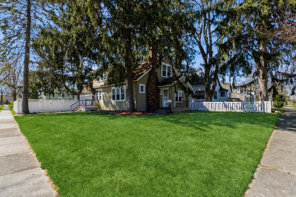 1503 Carmel Boulevard - Photo 3